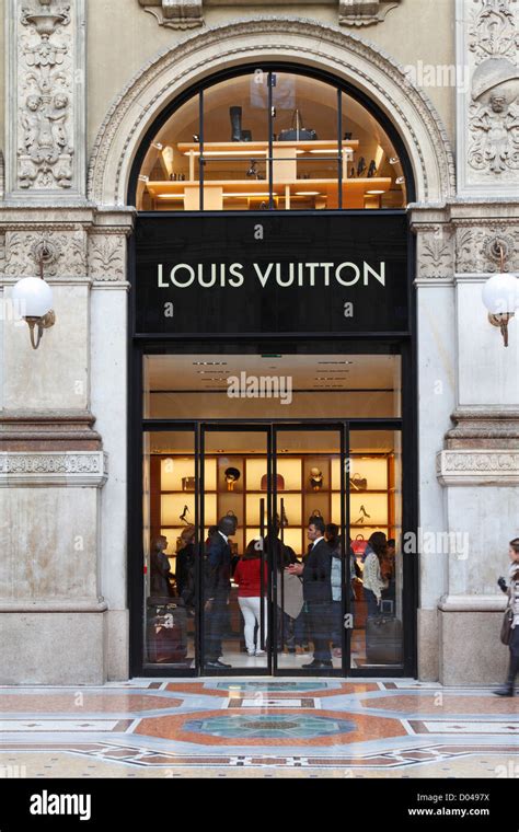 louis vuitton in milan|louis vuitton milan italy.